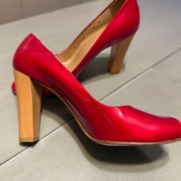 Stuart Weitzman (8) Gossimer Red Patent Pumps - chunky heel - Picture 7 of 7
